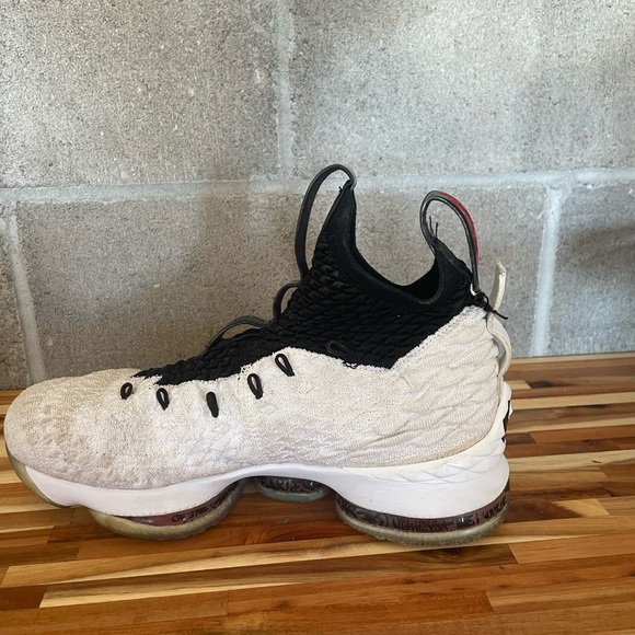Nike LeBron 15
Graffiti (GS) - Picture 5 of 5